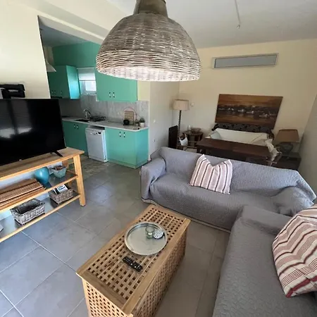 Comfy Kourouta Apartment & Suite Buitenkant foto