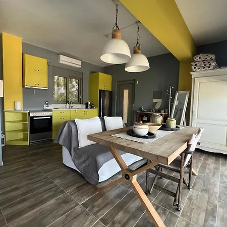 Comfy Kourouta Apartment & Suite Buitenkant foto