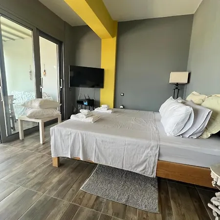 Comfy Kourouta Apartment & Suite Buitenkant foto