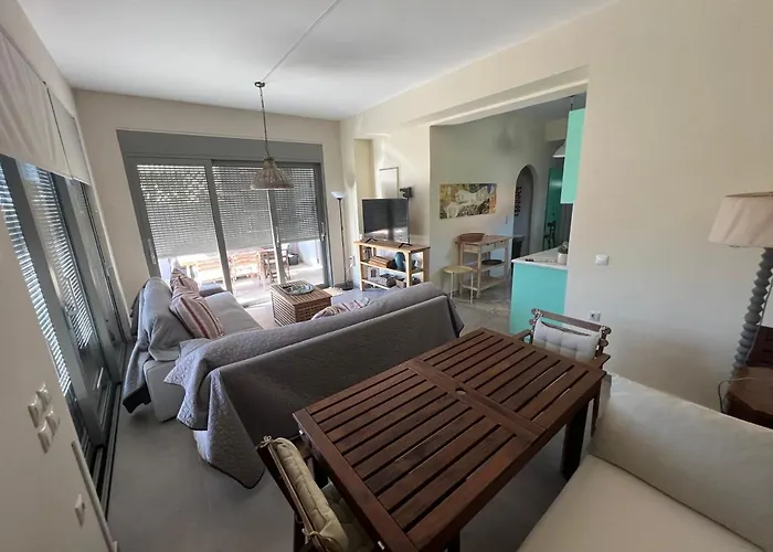 Comfy Kourouta Apartment & Suite