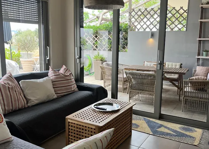Comfy Kourouta Apartment & Suite